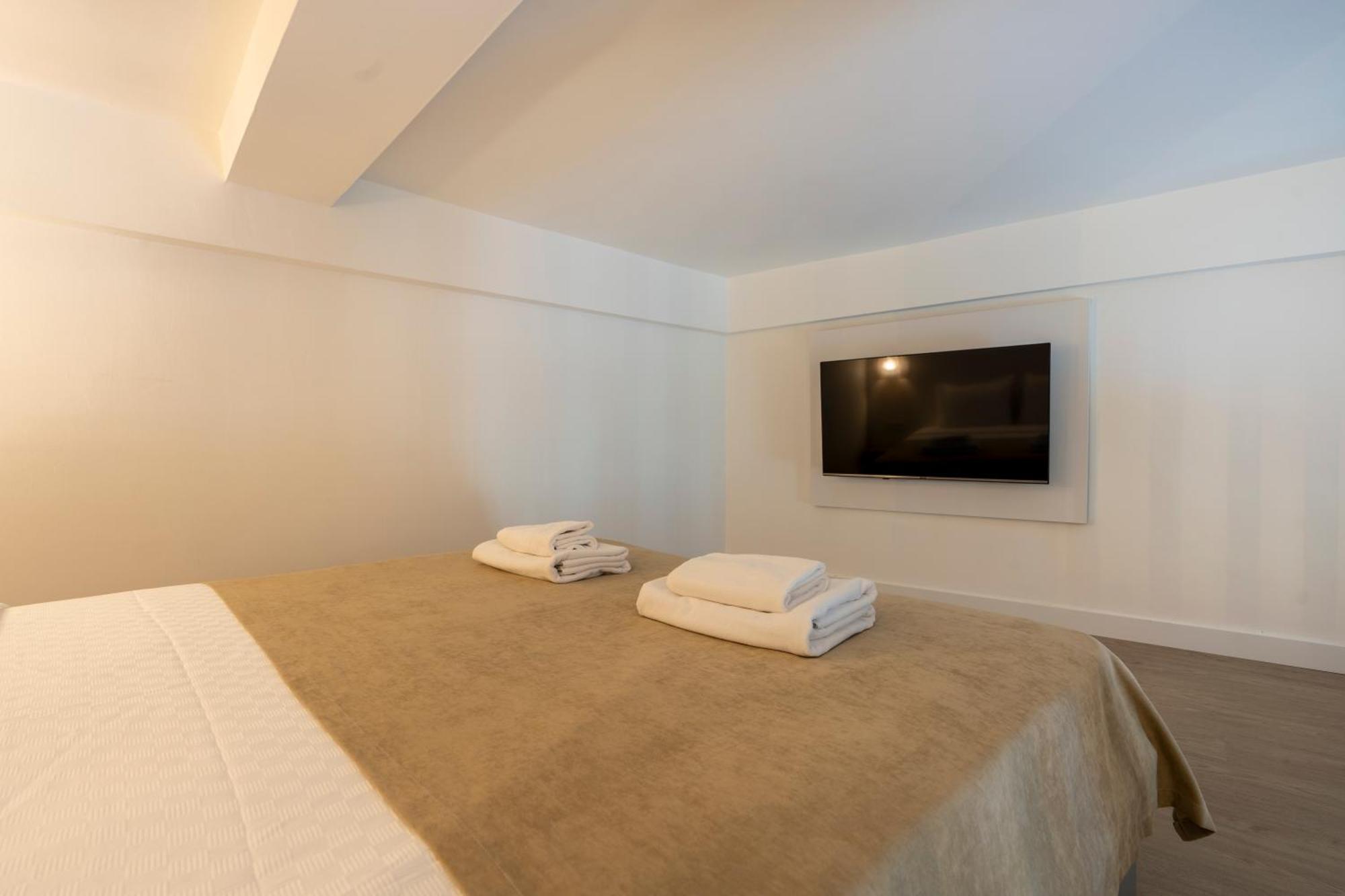 Otel My *
