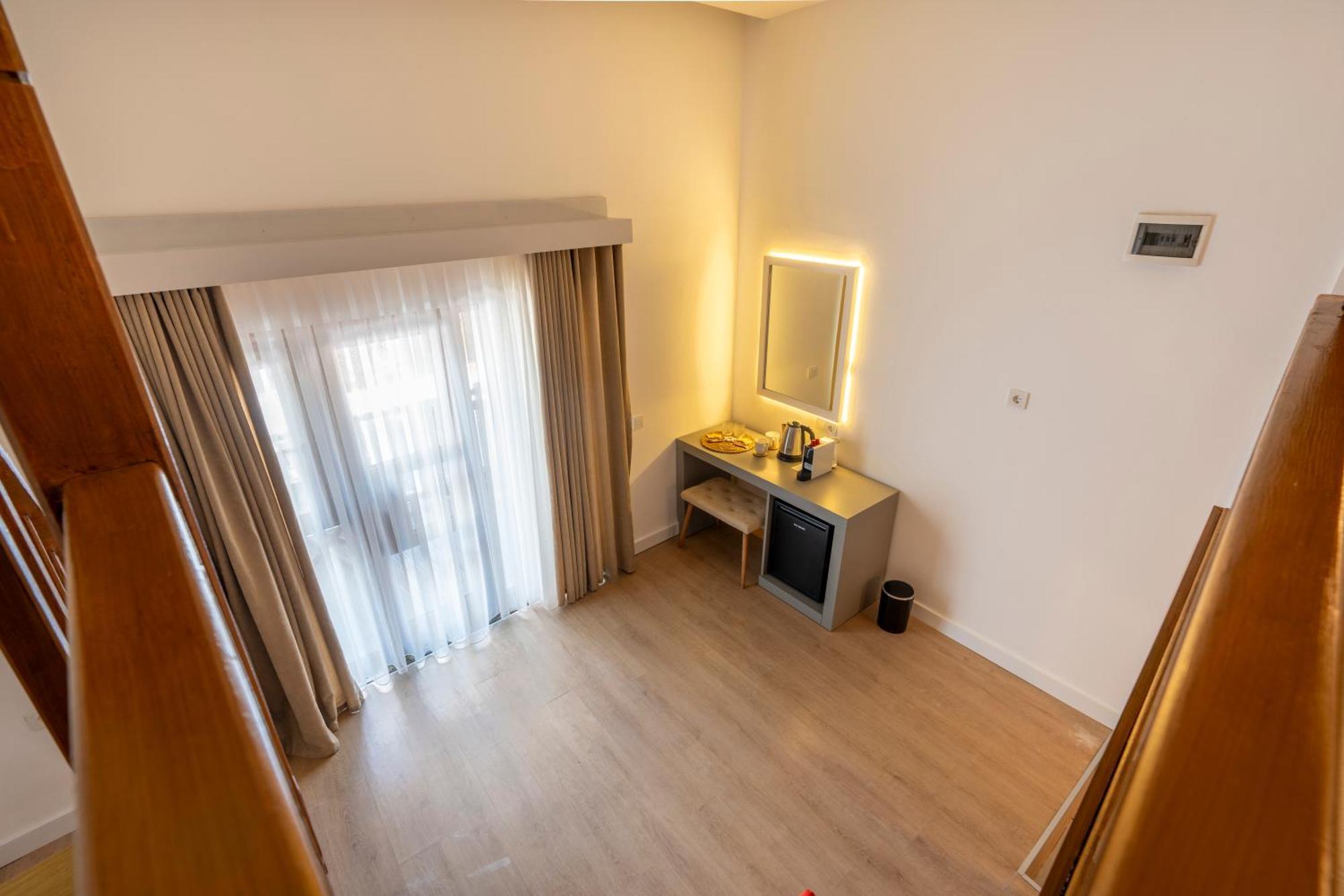 Otel My *
